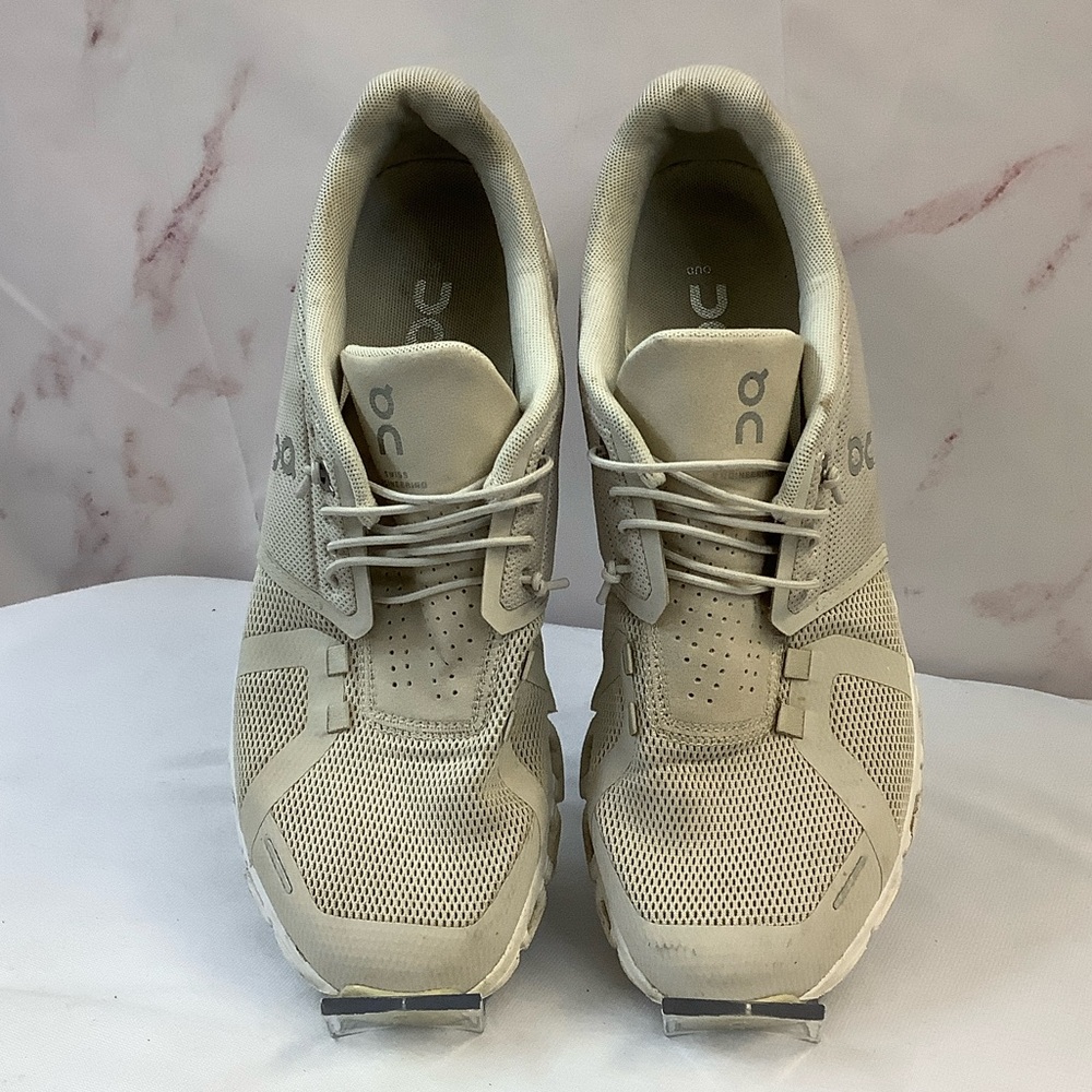 GUC On Clouds Beige Athletic Women's Sneakers Size 9.5